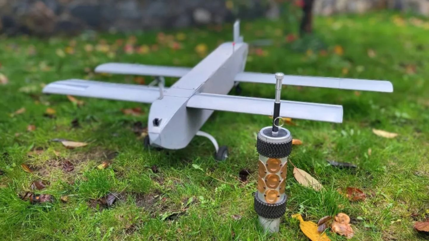 Nemački dron kamikaza HF-1 (AQ-100 Bayonete) na ukrajinskom frontu
