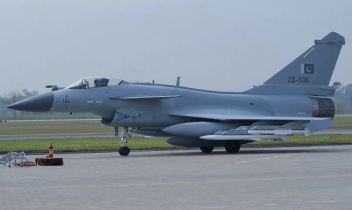 Kineski borbeni avion 4+ generacije J-10CE iz sastava vazduhoplovnih snaga Pakistana