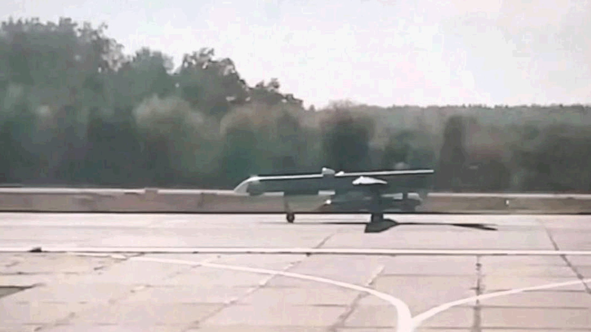 Udarno-izviđačka bespilotna letelica Orion-E (Inohodec) naoružan sa krstarećom raketom Banderolj.