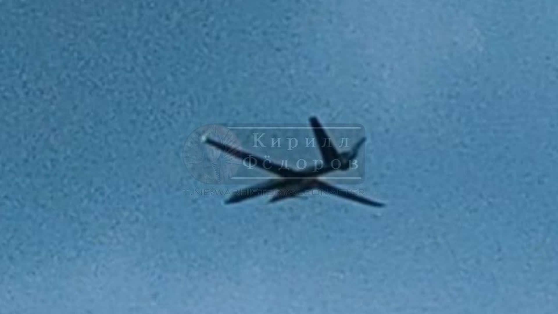 Udarno-izviđačka bespilotna letelica Orion-E naoružan krstarećom raketom S-8000 "Banderolj".