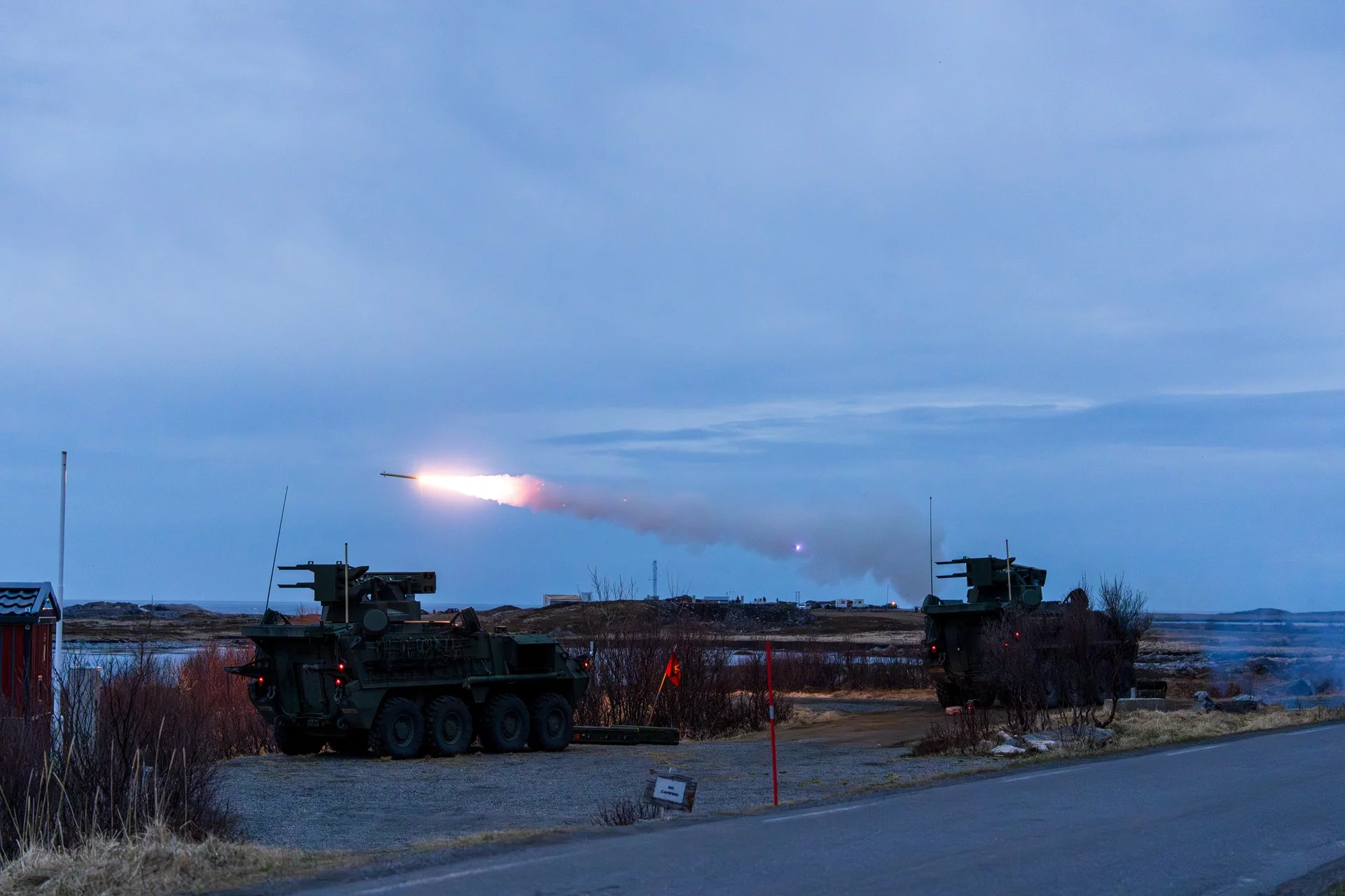 Stg Staut iz 5-4 ADAR bataljona lansira raketu „Stinger“ tokom vežbe „Formidabl Šild 25“. Foto: Vojska SAD