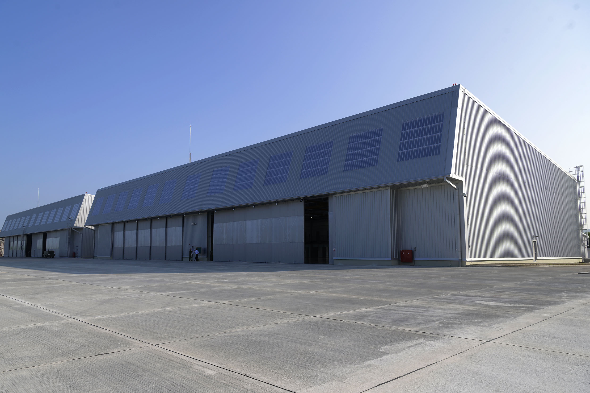 Spoljašnji izgled novog višenamenskog hangara na aerodromu „Morava”