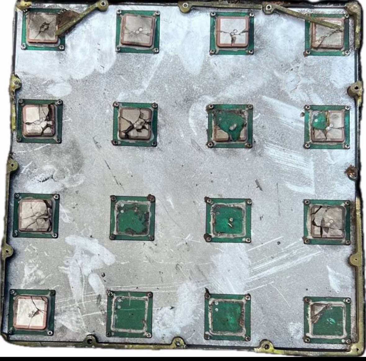 Šesnaesto elementna antena CRPA unapređene verzije ruskog drona-kamikaze Geranj-2