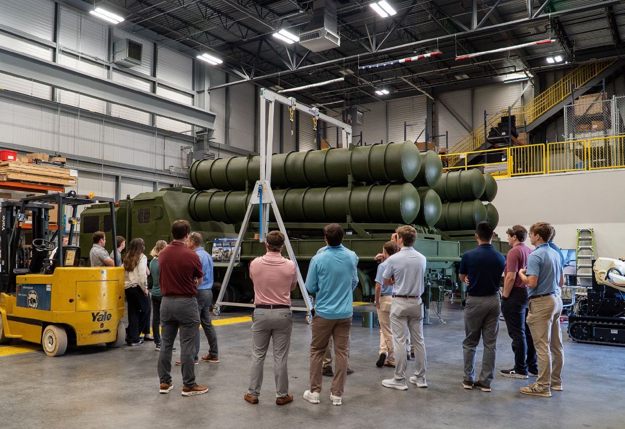 Maketa sistema HQ-22/FK-3 snimljena u pogonu kompanije Torch Technologies