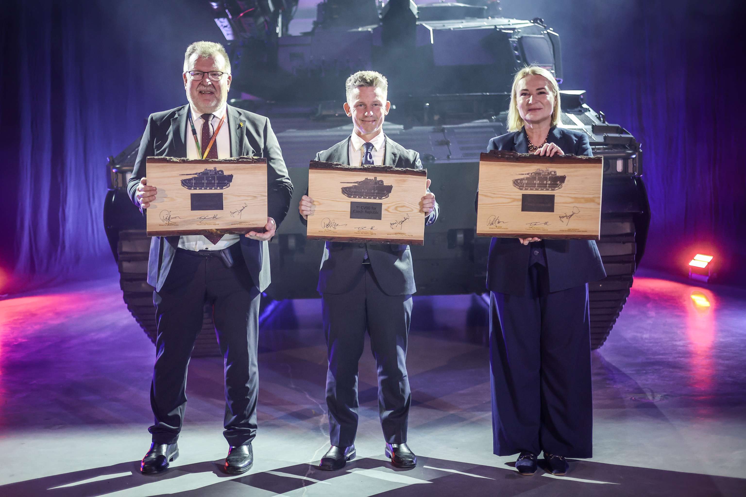 Prvi od 246 CV90 MkIV za češku vojsku je zvanično isporučen! Ova važna prekretnica proslavljena je sa našim partnerima iz Češke Republike i Švedske.