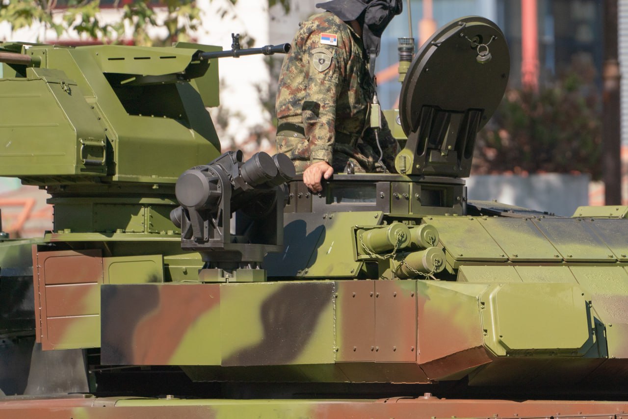 Pogled na prednji deo tenka M-84AS3
