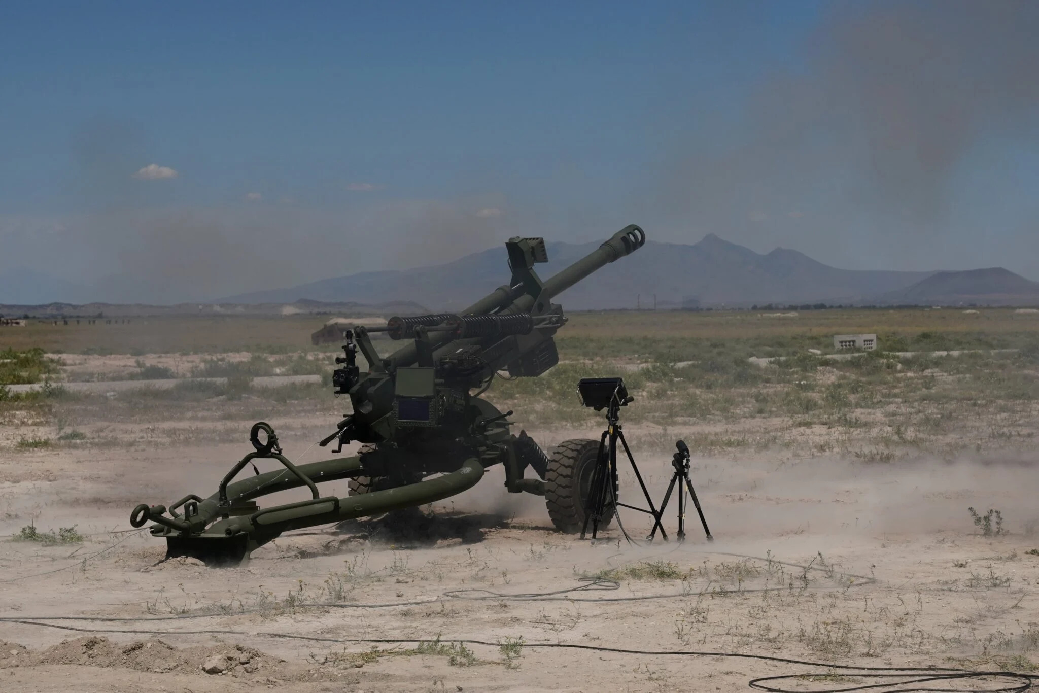 Laka vučna haubica Boran kalibra 105 mm proizvod turske kompanije MKE tokom testiranja 2021. godine