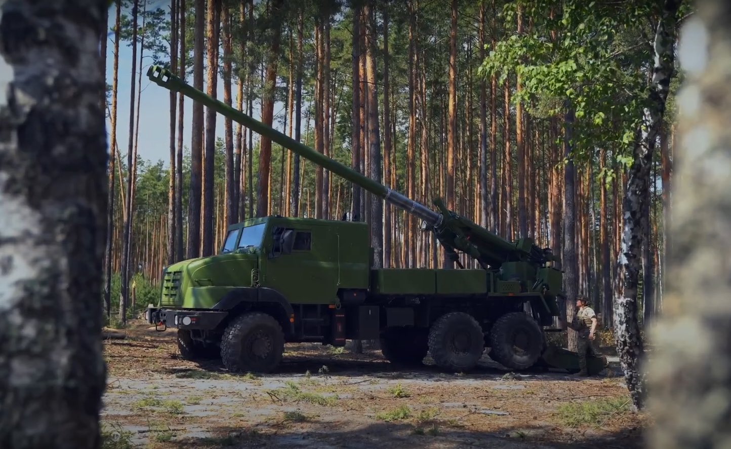 Francuske samohodne haubice Cezar kalibra 155 mm u službi nove 147. samostalne artiljerijske brigade.
