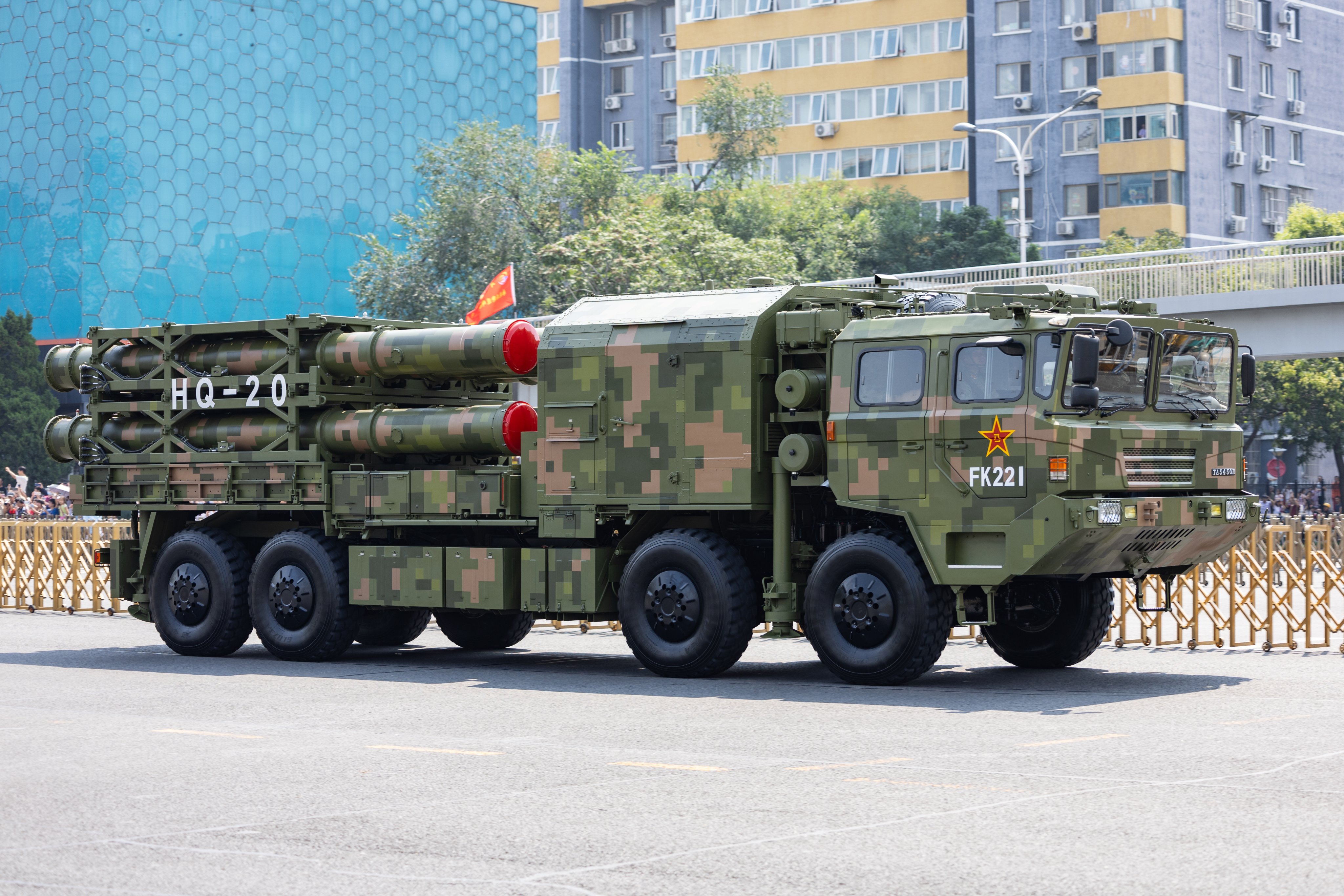 Pojavio se prvi snimak lansiranja kineske rakete HQ-20 — potencijalni test tokom priprema za Paradu pobede