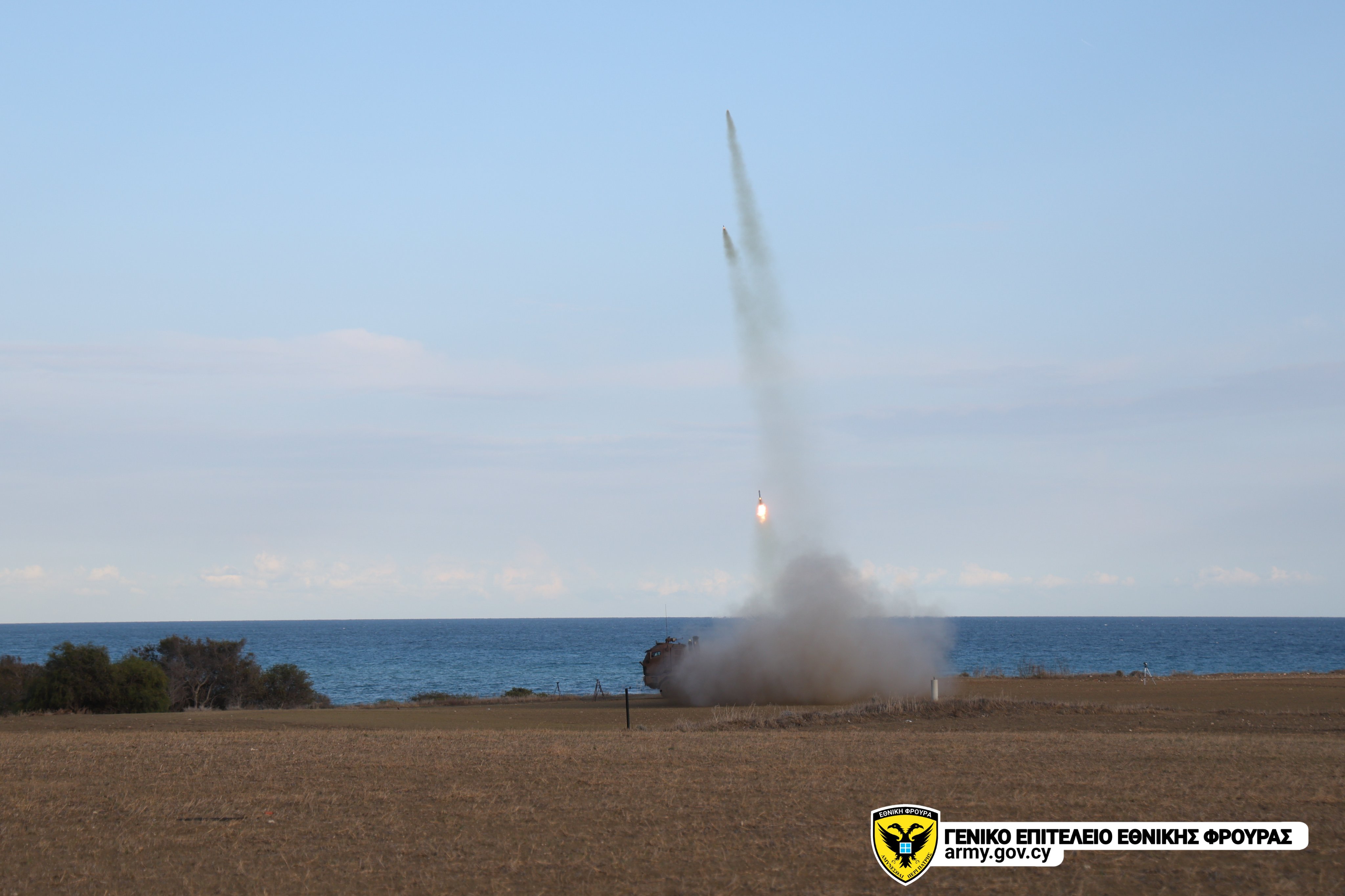 Bojevo ispitivanje raketnog sistema „Tamnava“, prilikom gađanja raketama kalibra 122 mm od strane Nacionalne garde Kipra.