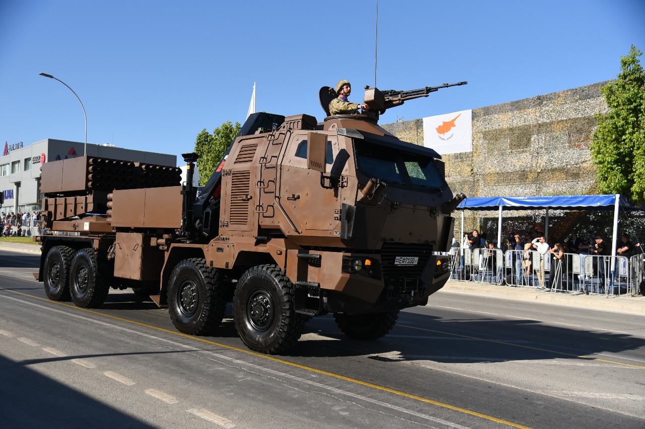 Cvečani defile Tamnava u Nikoziji