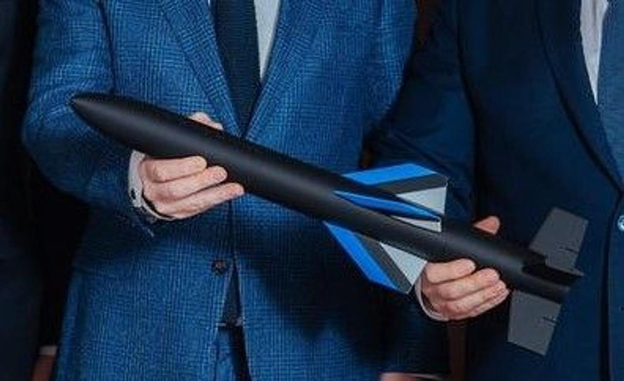 Raketa je dugačka svega 65  cm