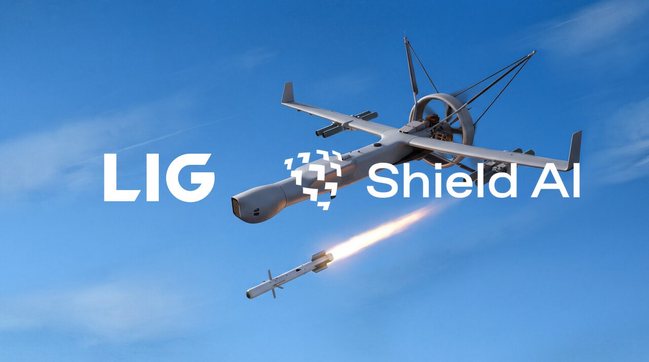 Potisivanje ugovora o saradnji između američke kompanije Shield AI i LIG Nex1 tokom UMEX-2026 u Abu Dabiju