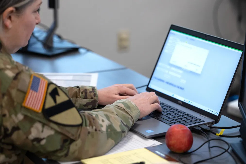 Veštačka inteligencija donosi revoluciju u upravljanju ljudskim resursima američke vojske