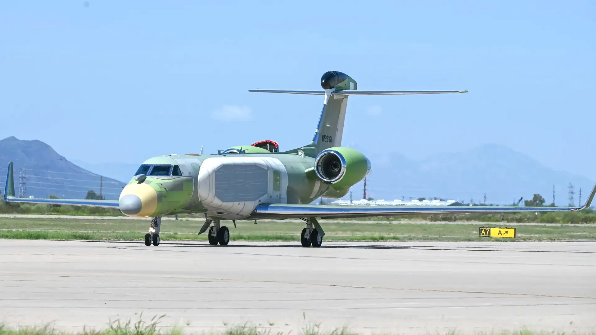 Testiranje prototipa aviona za elektronska izviđanja i ometanja EA-37B Compass Call kompanije L3Harris