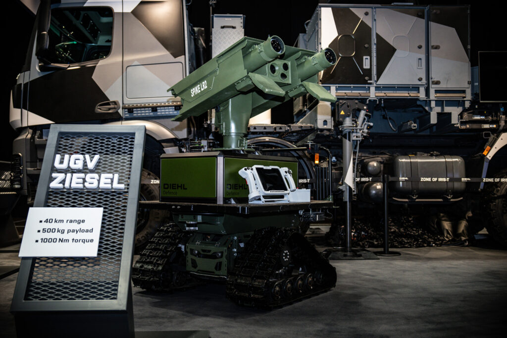 Bezbedno vozilo Ziesel opremljeno bacačem raketa Spike LR2 i ručnim daljinskim upravljačem. Foto: Diehl Defense