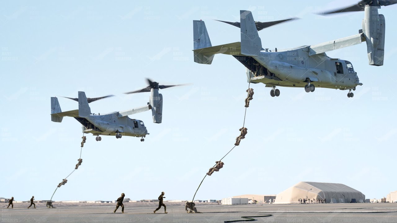 Desantiranje iz tiltrotora V-22 Osprey tehnikom Fast Rope