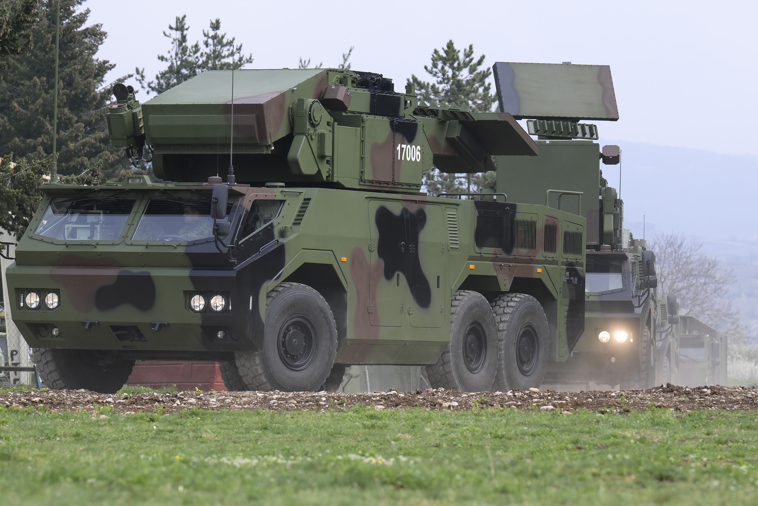 Lansirno vozilo sistema PVO FK-17AE Vojske Srbije