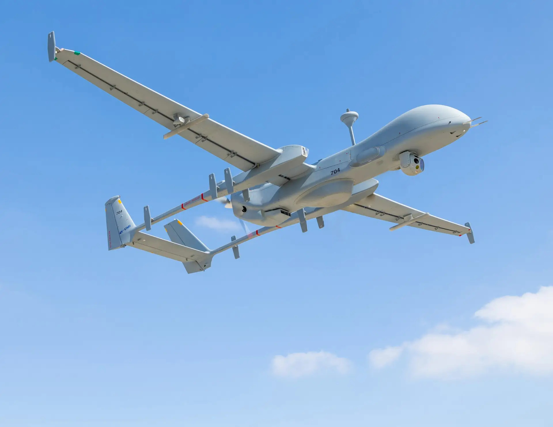 Izraelski izviđačko udarni dron MALE tipa Heron Mk 2 / Ilustracija: IAI