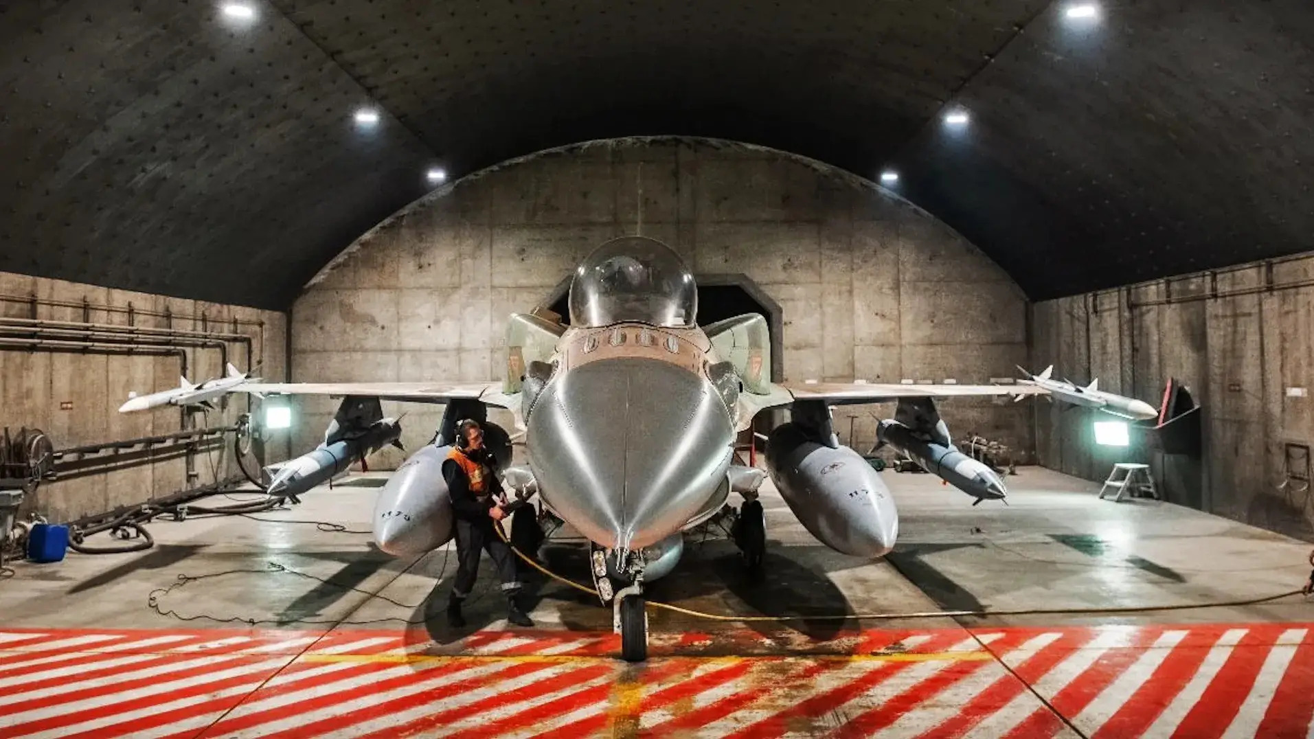 Izraelski F‑16I Sufa/Barak naoružan sa 2 navođene rakete Rampage / Foto: IAI