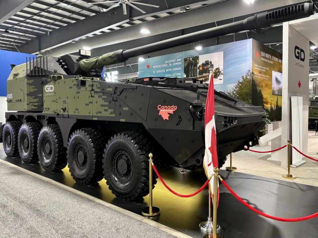 Samohodna haubica Grizzly kalibra 155 mm zasnovana na šasiji oklopnog motornog vozila LAV 10x10 i AGM sa topom kalibra 155 mm